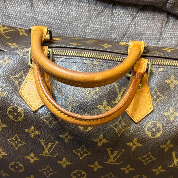 Louis Vuitton Speedy 35 Monogram Bag - Picture 10 of 16